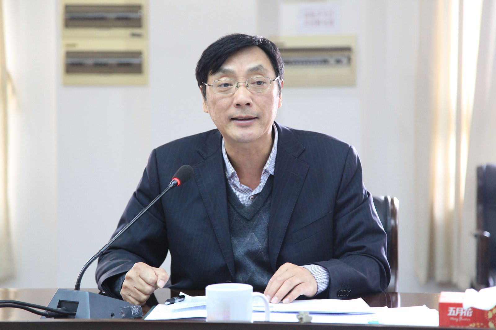 俞锦禄传达了第四届全国文明城市,文明村镇,文明单位和未成年人思想